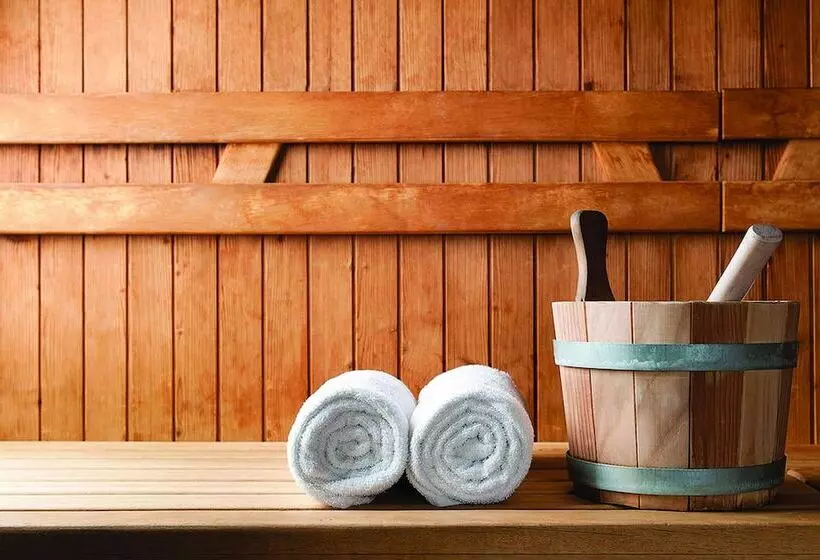 هتل Crystal Springs Beach