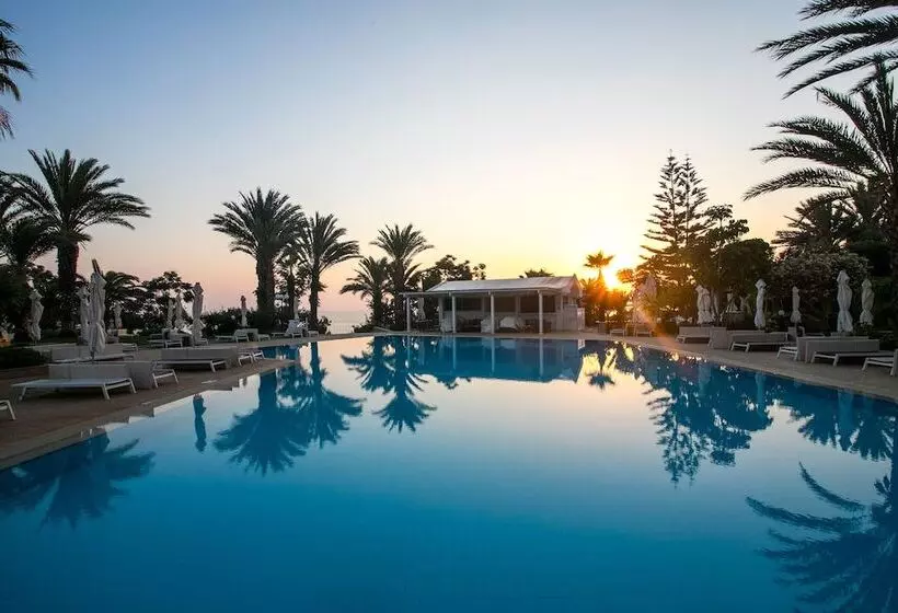 هتل Crystal Springs Beach