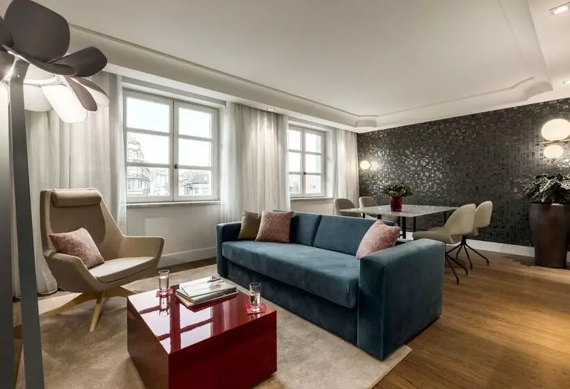 Отель NH Collection Brussels Grand Sablon