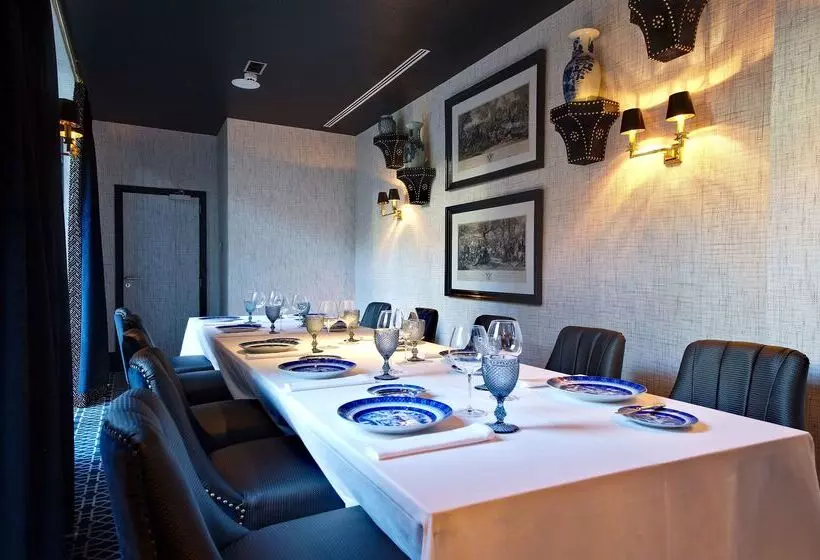 Отель NH Collection Brussels Grand Sablon