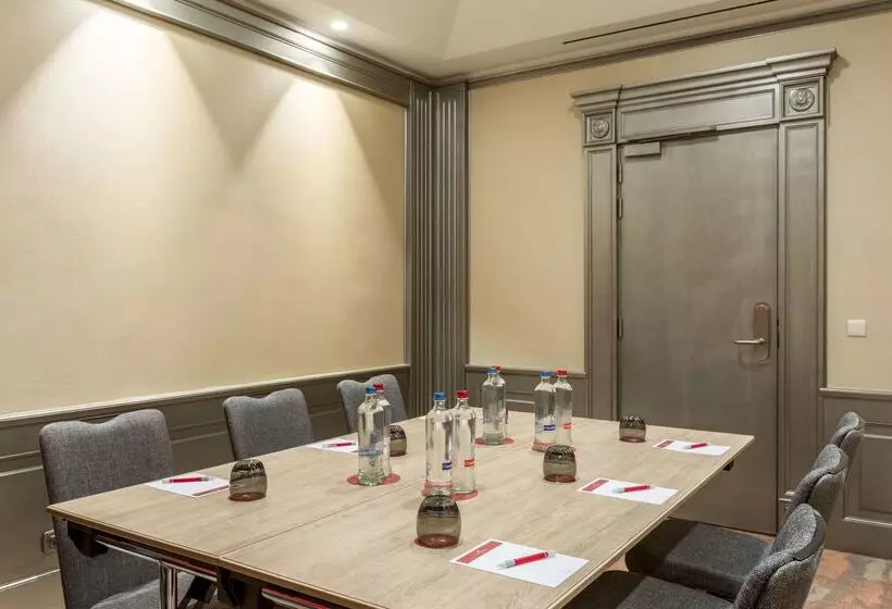 Отель NH Collection Brussels Grand Sablon