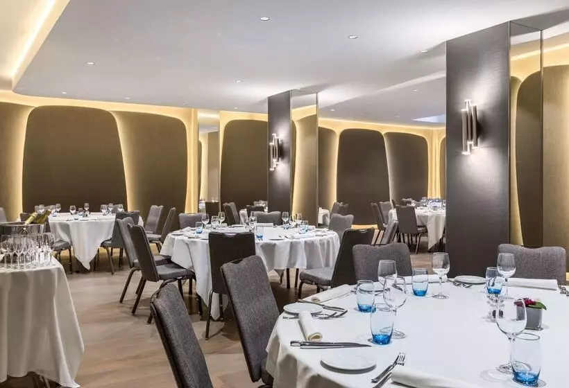 Отель NH Collection Brussels Grand Sablon