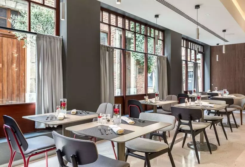 Отель NH Collection Brussels Grand Sablon