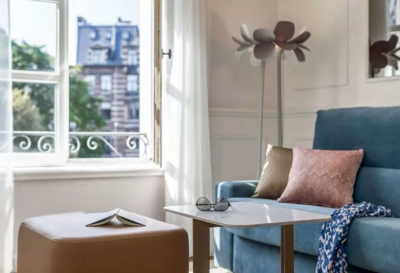 Отель NH Collection Brussels Grand Sablon