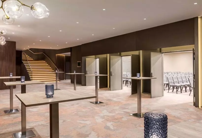 Отель NH Collection Brussels Grand Sablon