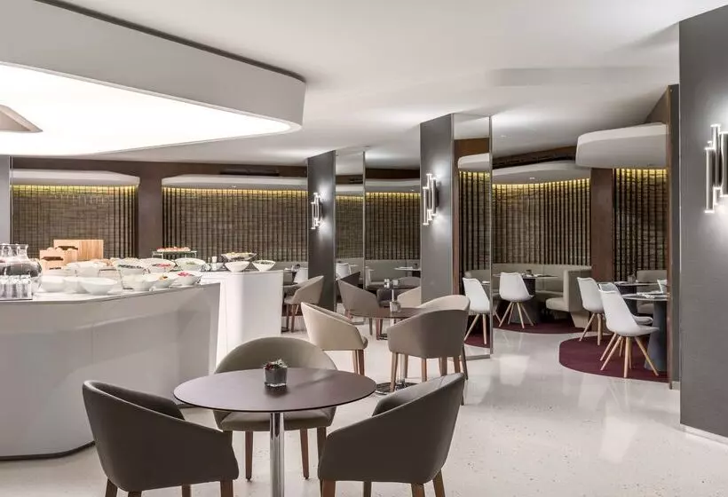 Отель NH Collection Brussels Grand Sablon