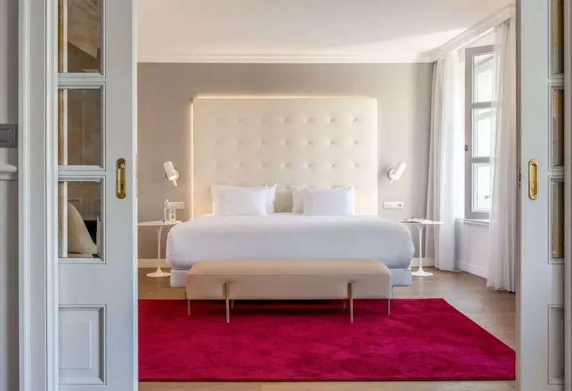 Отель NH Collection Brussels Grand Sablon