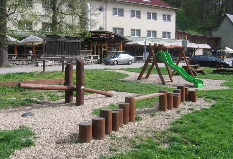 酒店 Skalní Mlýn