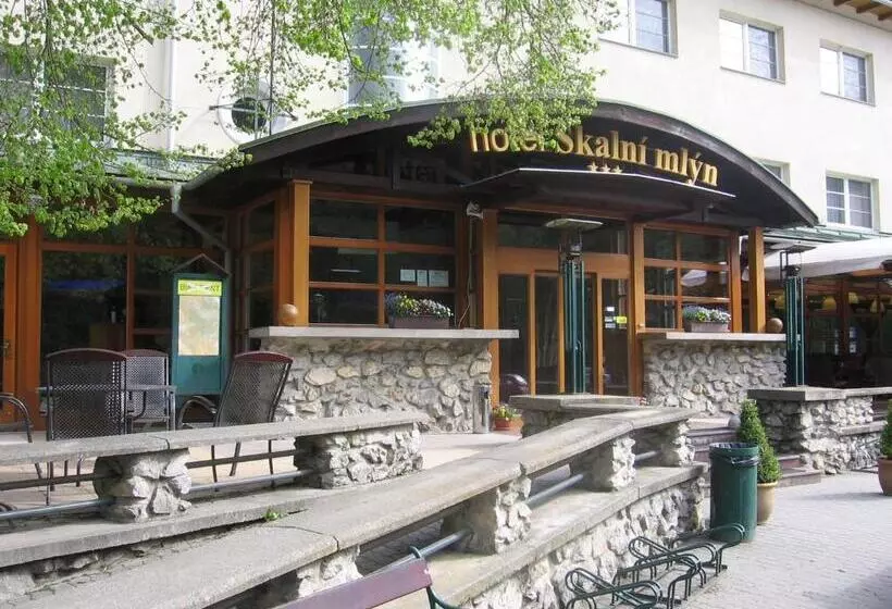 酒店 Skalní Mlýn