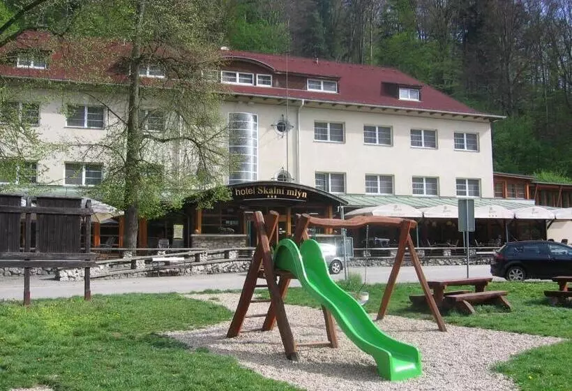 酒店 Skalní Mlýn