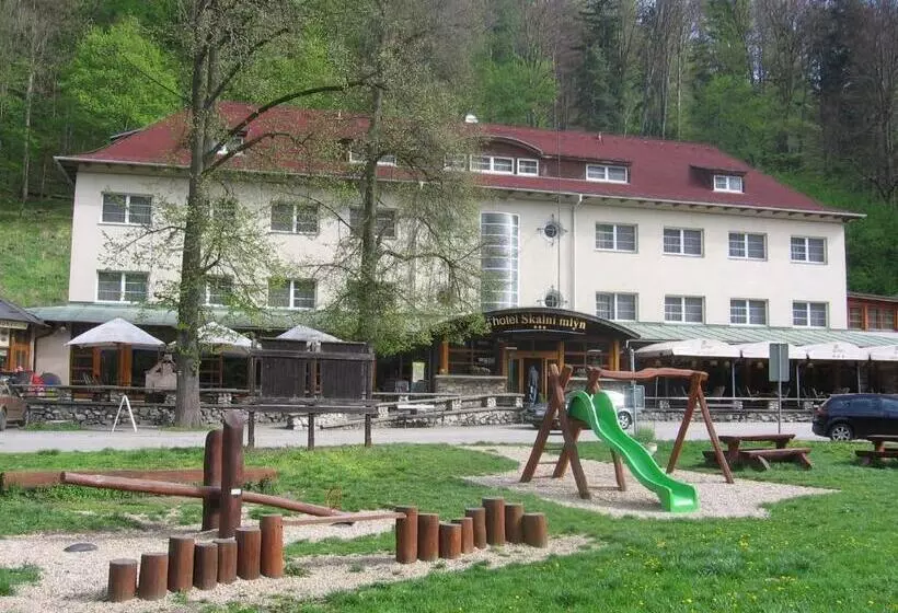 酒店 Skalní Mlýn