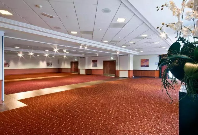 هتل Crowne Plaza Amsterdam Schiphol, An Ihg