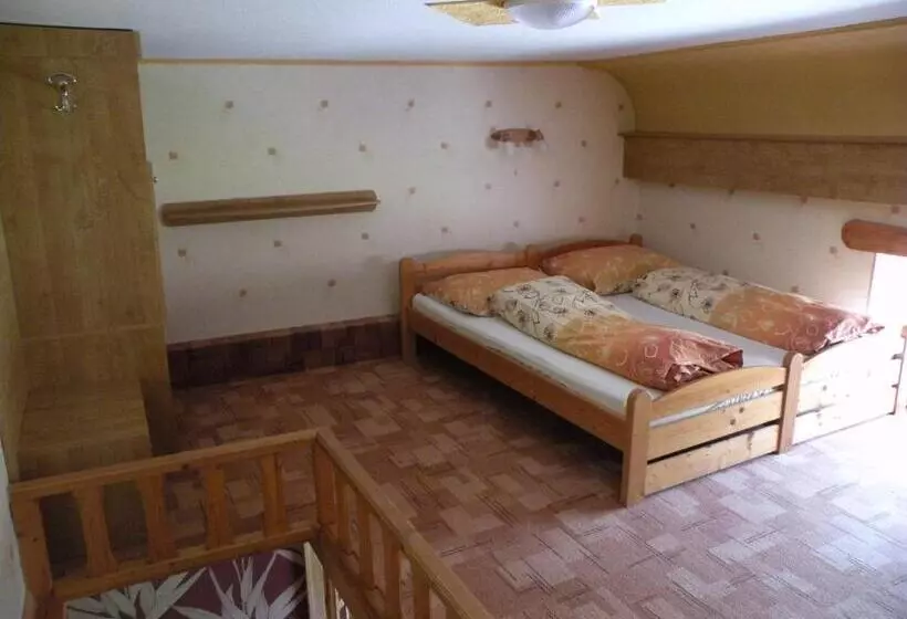 בית מלון כפרי Lesní Dům