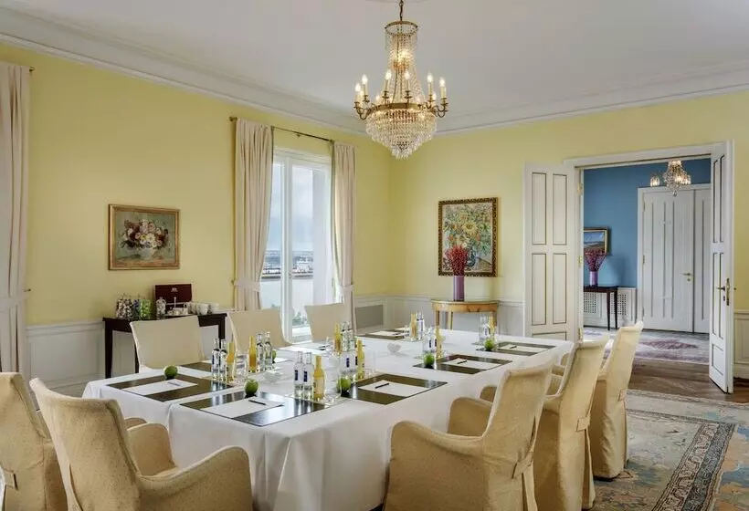 酒店 Louis C. Jacob