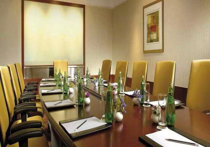 Otel New World Shenyang