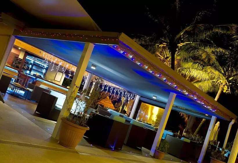 渡假胜地  Malabou Beach