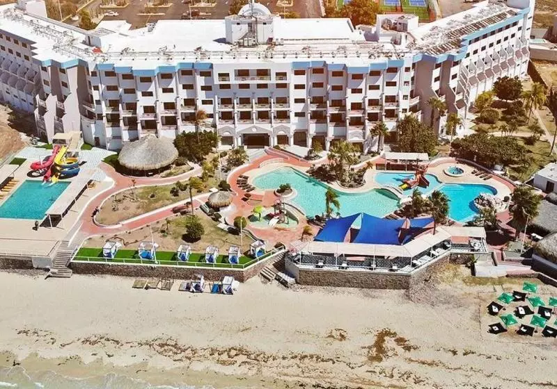 渡假胜地  San Carlos Plaza