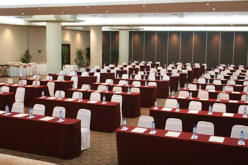 渡假胜地  San Carlos Plaza