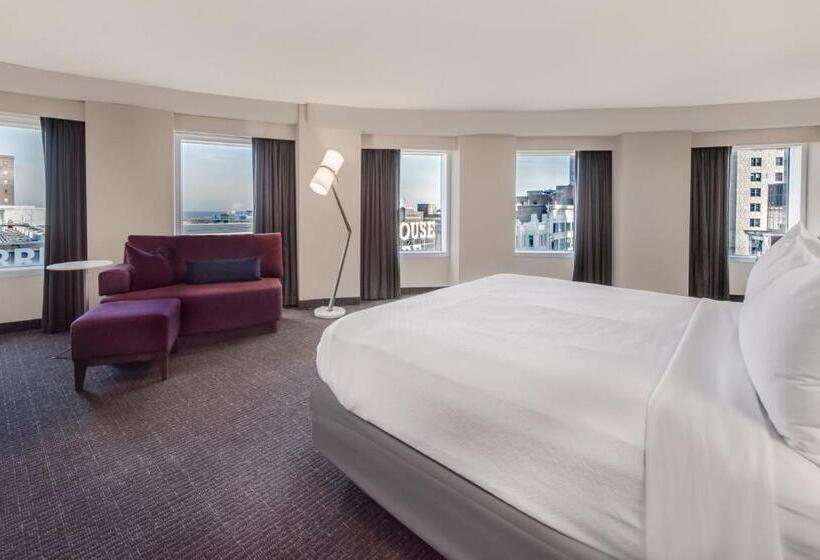 هتل Crowne Plaza Cleveland At Playhouse Square, An Ihg