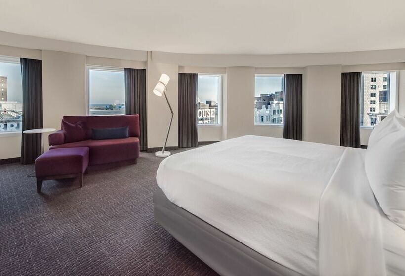 هتل Crowne Plaza Cleveland At Playhouse Square, An Ihg
