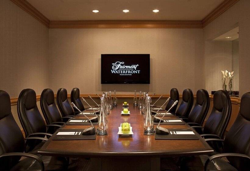 בית מלון כפרי Fairmont Waterfront