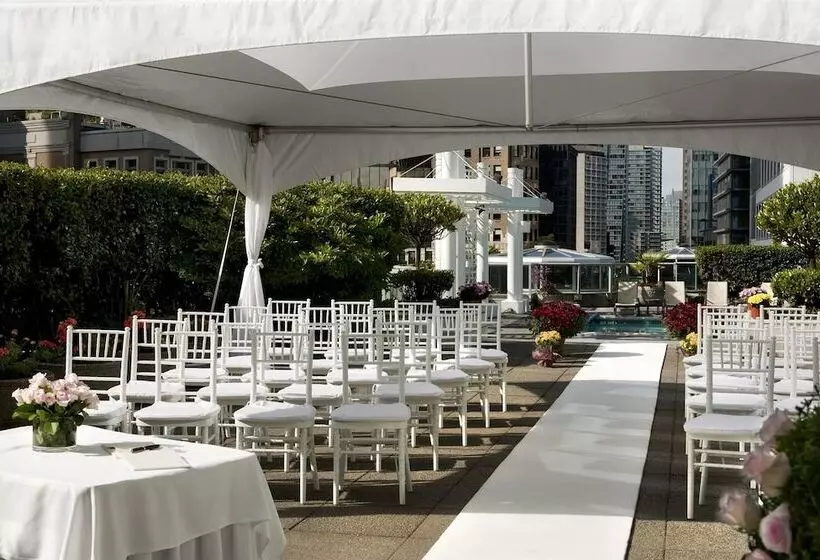 فندق Fairmont Waterfront