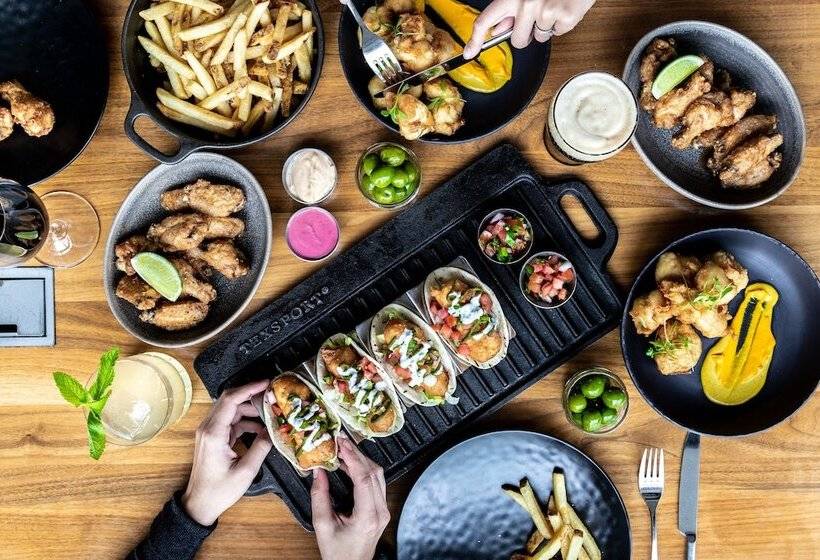 בית מלון כפרי Fairmont Waterfront