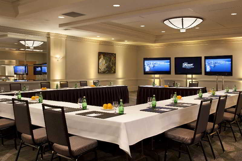 בית מלון כפרי Fairmont Waterfront