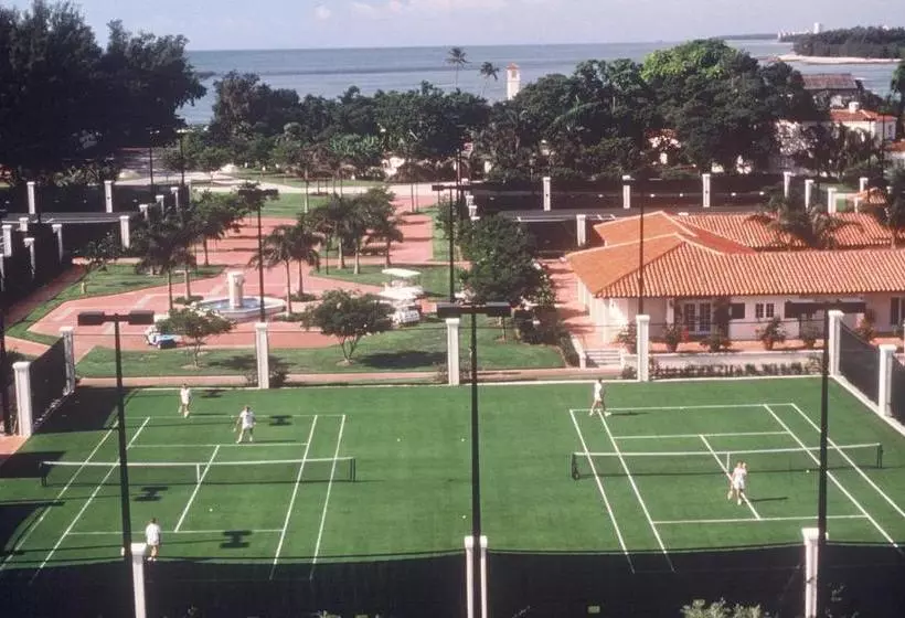 Hotel Fisher Island Club And Resort