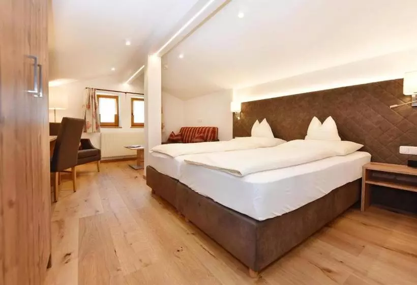 ホテル Gasthaus & Pension Alphorn