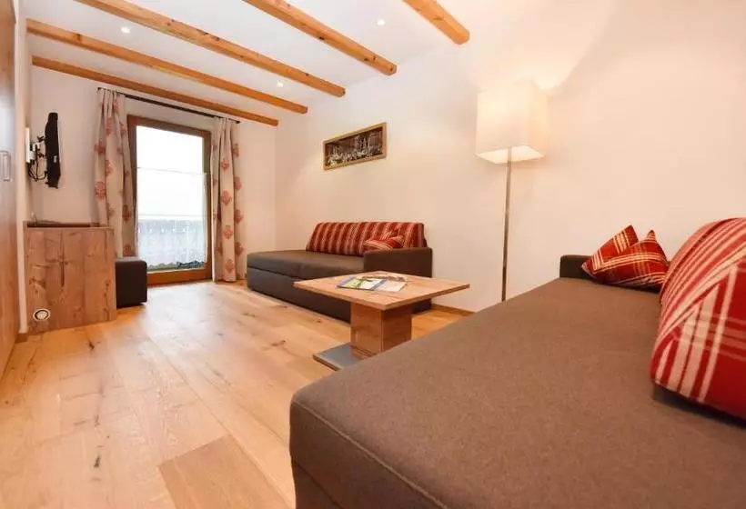 ホテル Gasthaus & Pension Alphorn