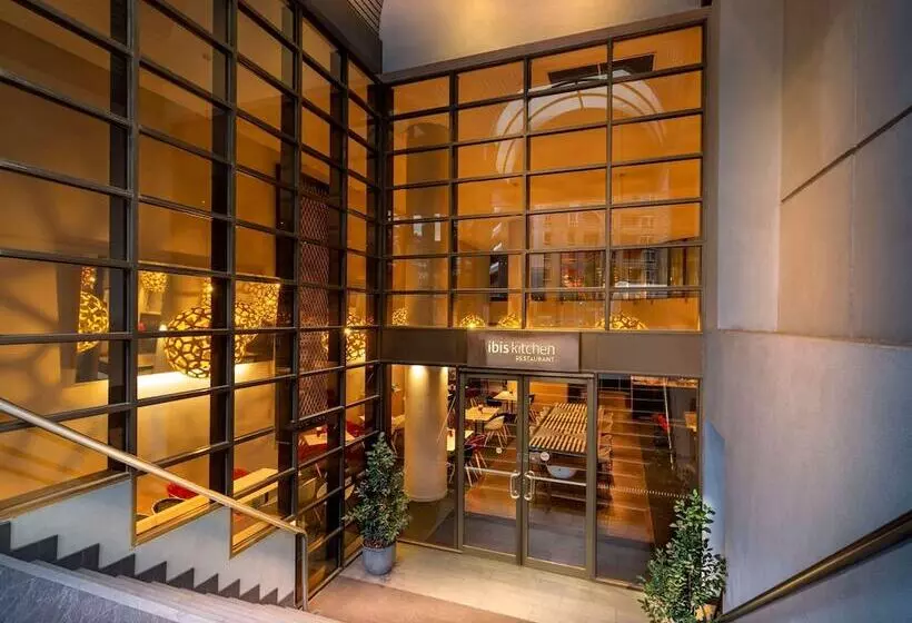 Ibis Melbourne Hotel And Apartments