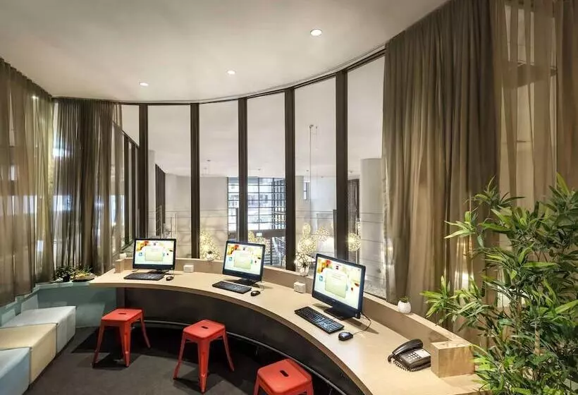 Ibis Melbourne Hotel And Apartments