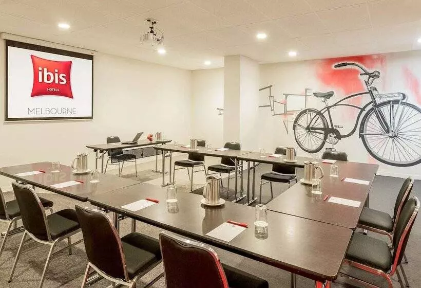 Ibis Melbourne Hotel And Apartments