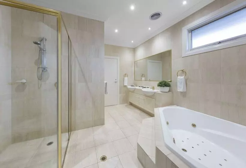 Kimberley Gardens Hotel, Serviced Apartments And Serviced Villas