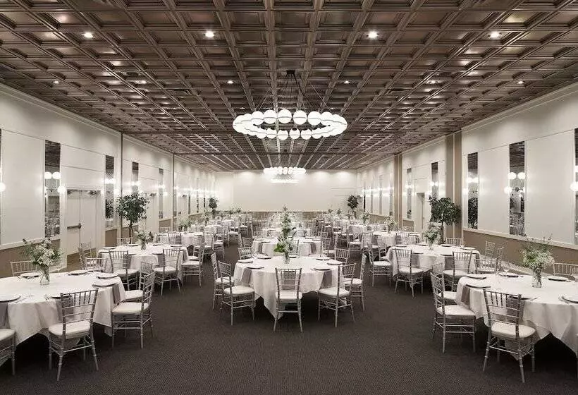 בית מלון כפרי St. Regis