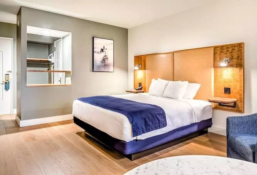 בית מלון כפרי St. Regis