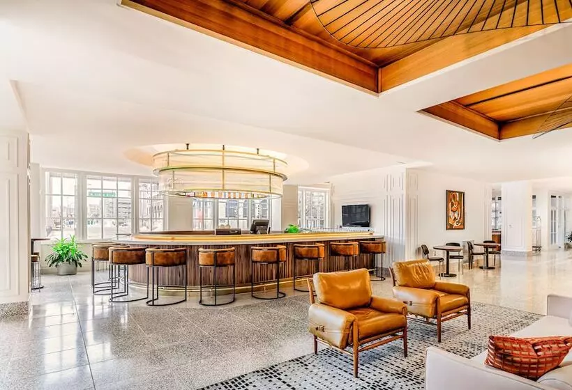 בית מלון כפרי St. Regis