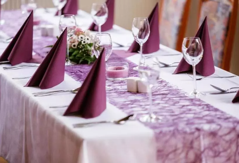 Отель Am Bahnhof