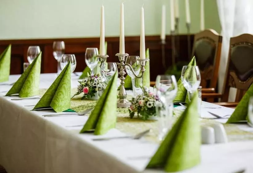 Отель Am Bahnhof