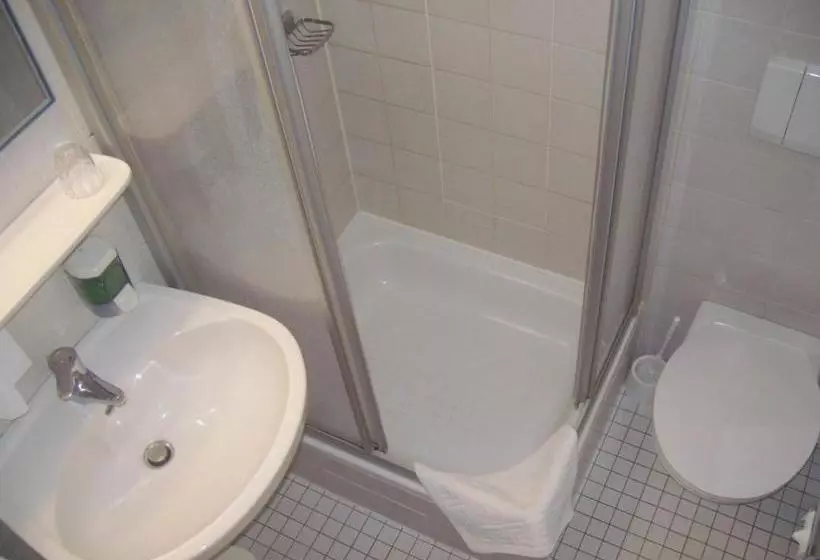 Отель Am Bahnhof