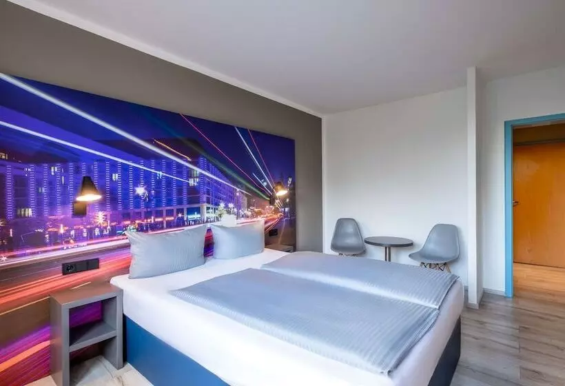 هتل Berlin Lichtenberg