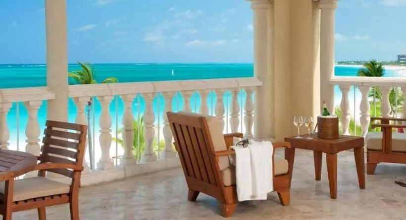 هتل Grace Bay Club