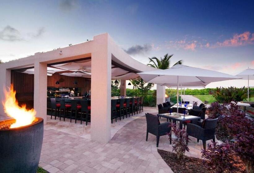 هتل Grace Bay Club