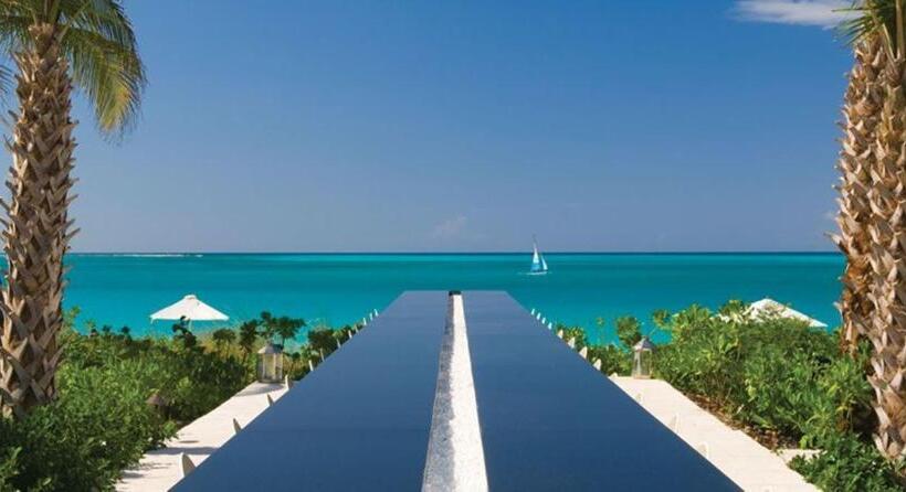 هتل Grace Bay Club