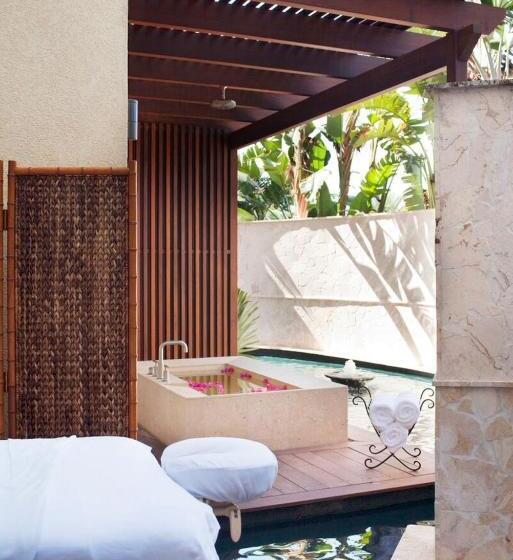 هتل Grace Bay Club