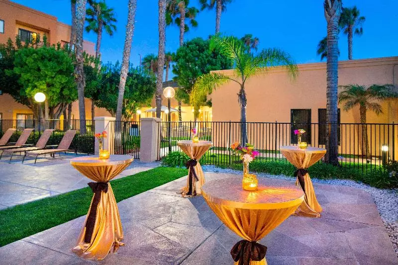 Отель Sonesta Select Los Angeles Torrance South Bay