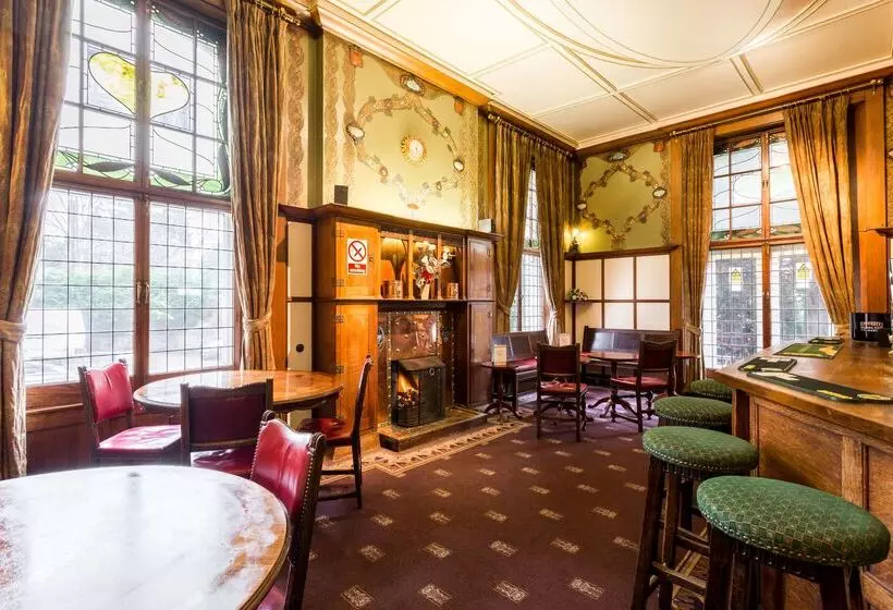 בית מלון כפרי Elmbank York, Tapestry Collection By Hilton