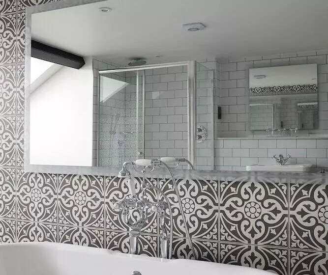 בית מלון כפרי Elmbank York, Tapestry Collection By Hilton