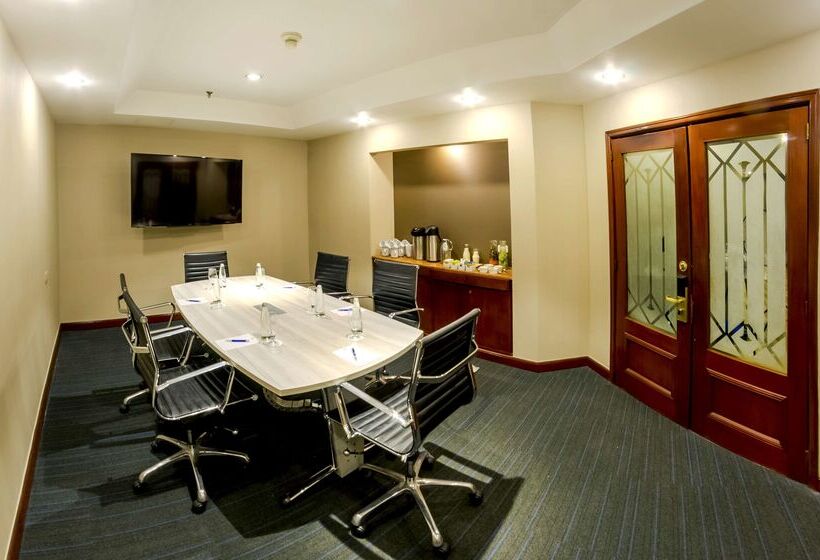 هتل NH Cali Royal